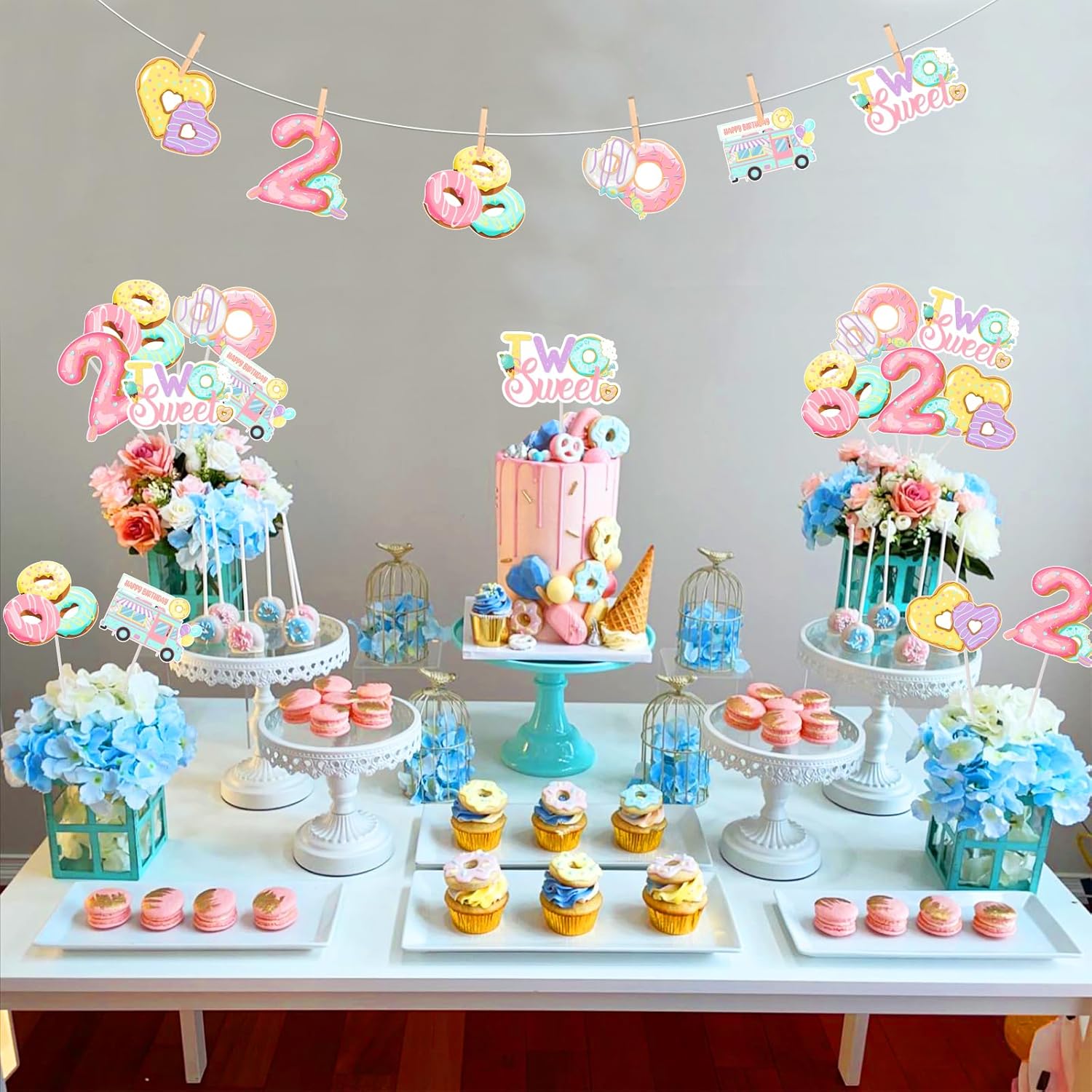 Donut 2nd Birthday Centerpiece - огляд і ціна Centerpiece Stick