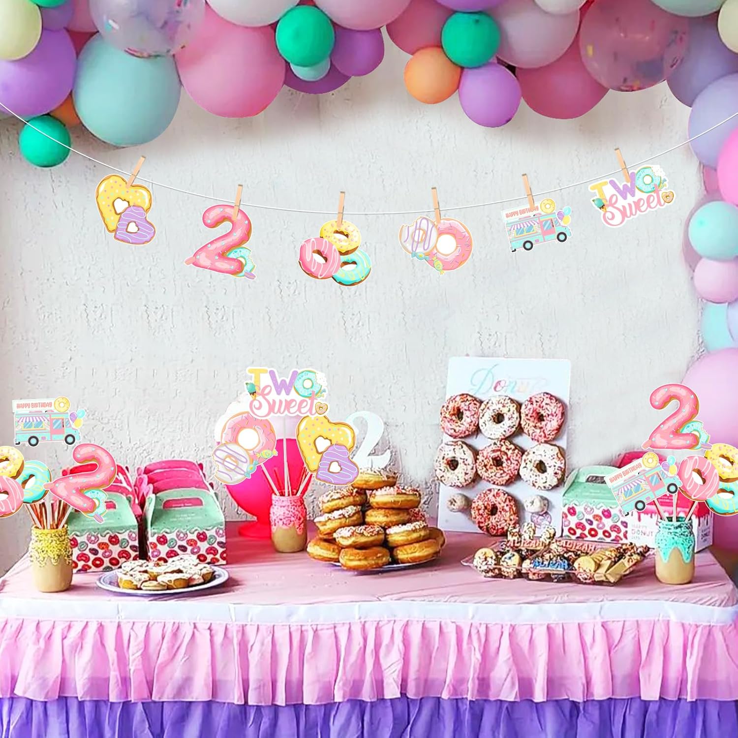 Donut 2nd Birthday Centerpiece - огляд і ціна Centerpiece Stick