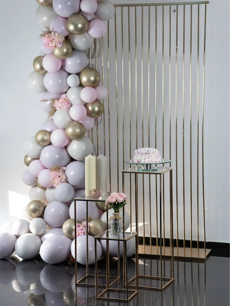 Shiny Gold Metal Frame Flower  - огляд і ціна Dessert Table Backdrop